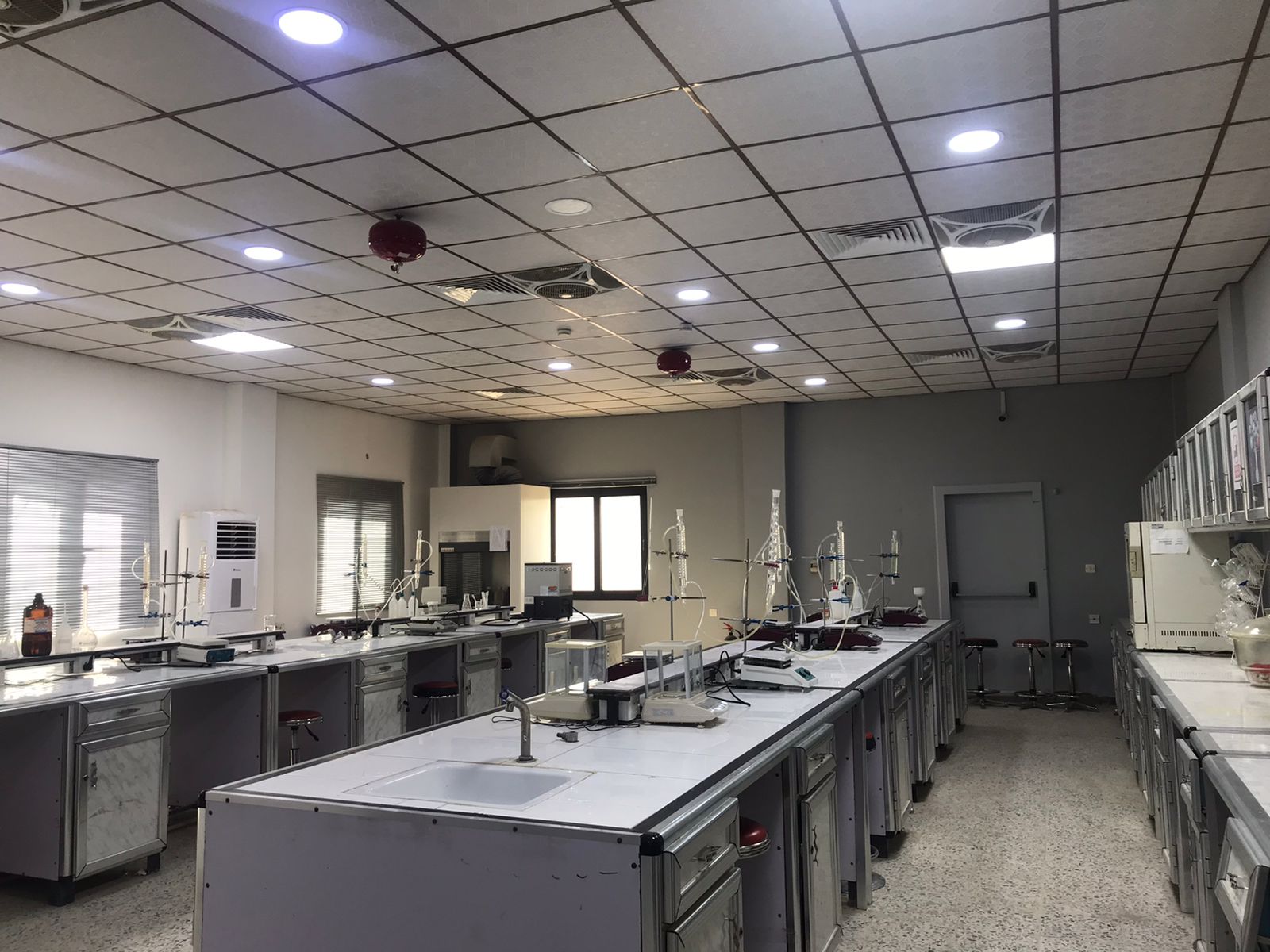 مختبر الكيمياء العضوية Image